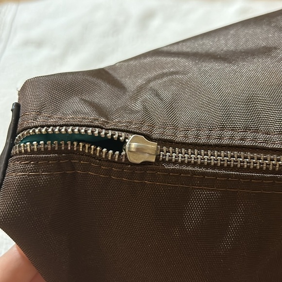 MoroccanOil tote with adjustable shoulder strap. - Picture 7 of 10